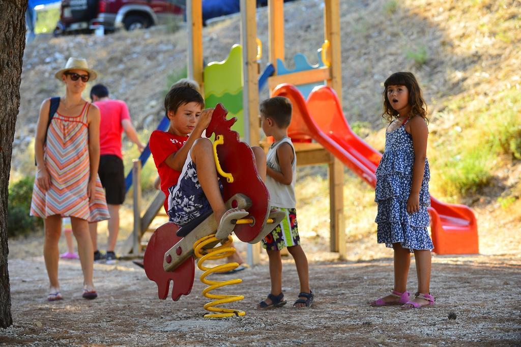 Happy Camp Mobile Homes In Camping Amadria Park Camping Trogir Seget Vranjica Esterno foto